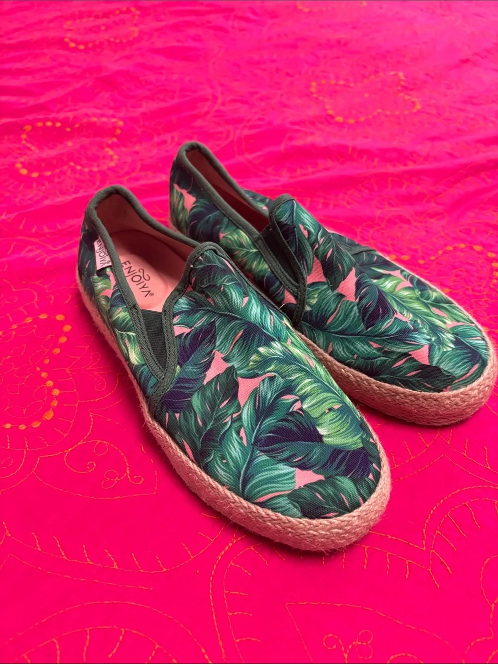 Tropical Leaf Slip-On Espadrilles in Green